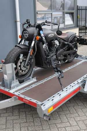 Hydraulisch verlaagbare motortrailer in België met 1 motor
